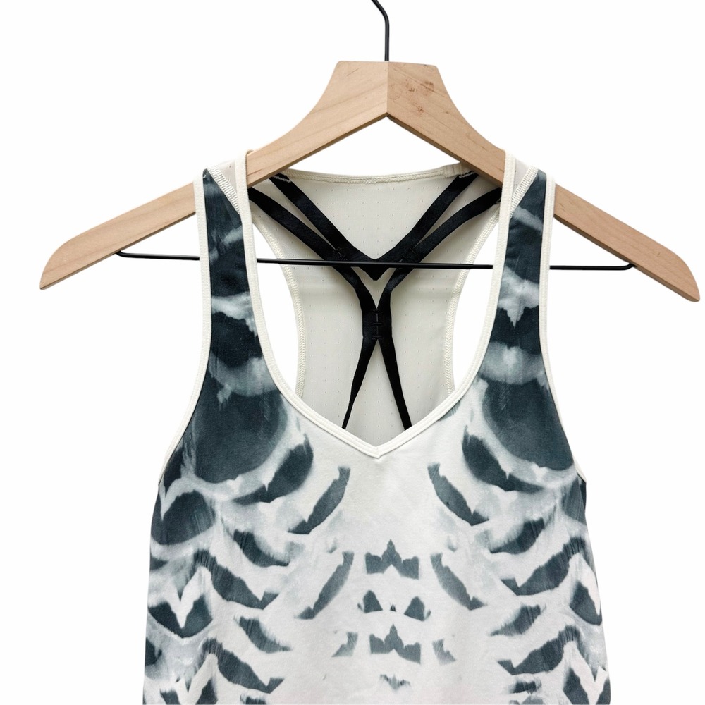 Lululemon Dance To Yoga Tank Pretty Plume Angel Wing Black Size 6 - Picture 3 of 7